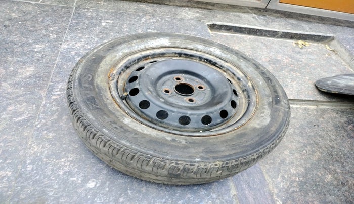 2011 Toyota Etios G, Petrol, Manual, 66,096 km, tyre