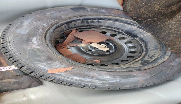 2022 Hyundai Verna SX 1.5 VTVT, Petrol, Manual, 35,910 km, tyre