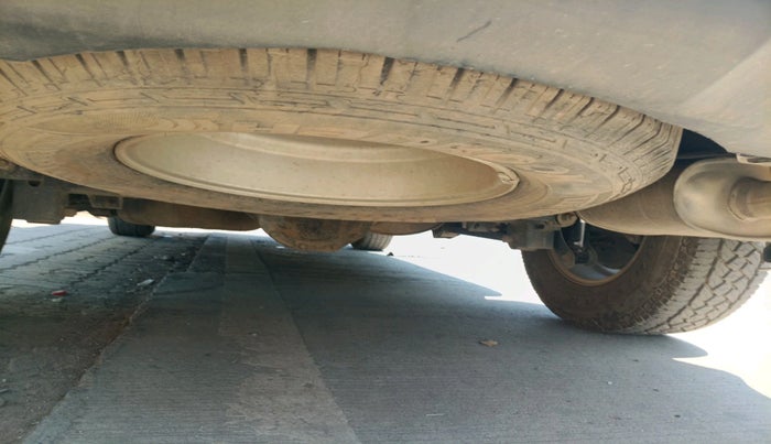 2013 Ssangyong Rexton RX7, Diesel, Automatic, 1,23,377 km, tyre