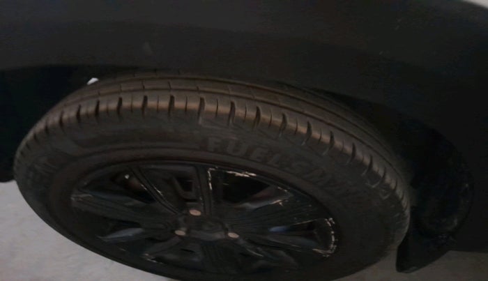 2022 Renault Kwid CLIMBER MT 1.0, Petrol, Manual, 22,101 km, tyre