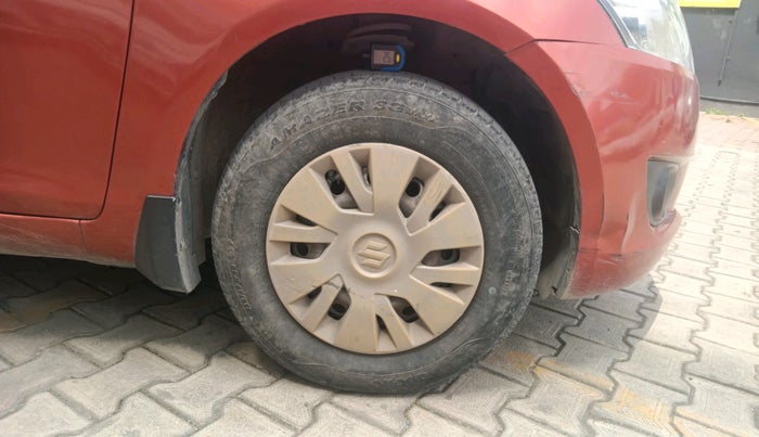 2013 Maruti Swift VXI, Petrol, Manual, 75,384 km, tyre