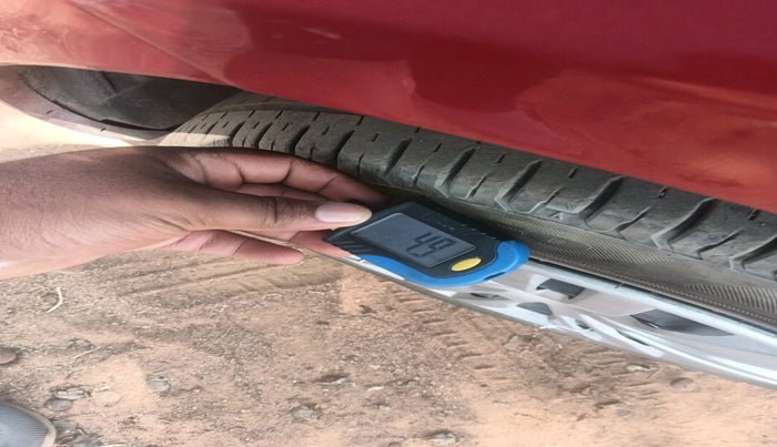 2013 Maruti Swift VXI, Petrol, Manual, 74,229 km, tyre