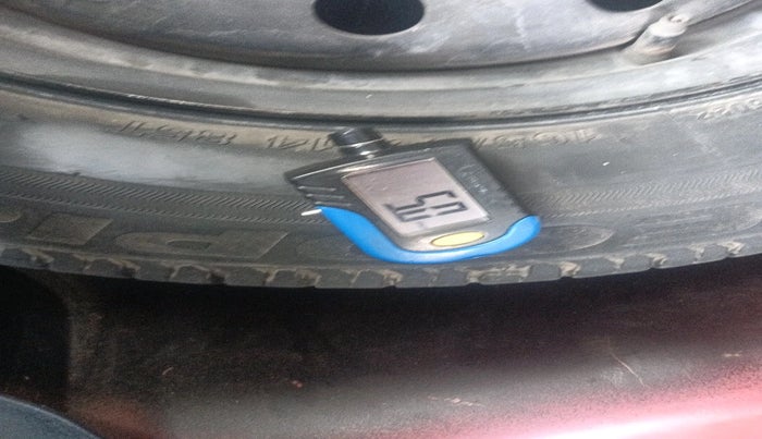 2013 Maruti Swift VXI, Petrol, Manual, 74,229 km, tyre