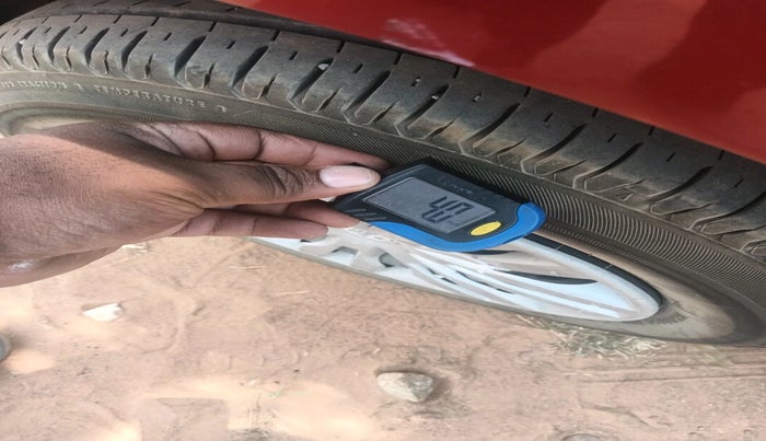 2013 Maruti Swift VXI, Petrol, Manual, 74,229 km, tyre