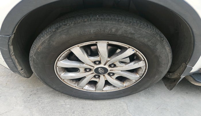 2018 Mahindra XUV500 W9 AT, Diesel, Automatic, 1,31,923 km, tyre