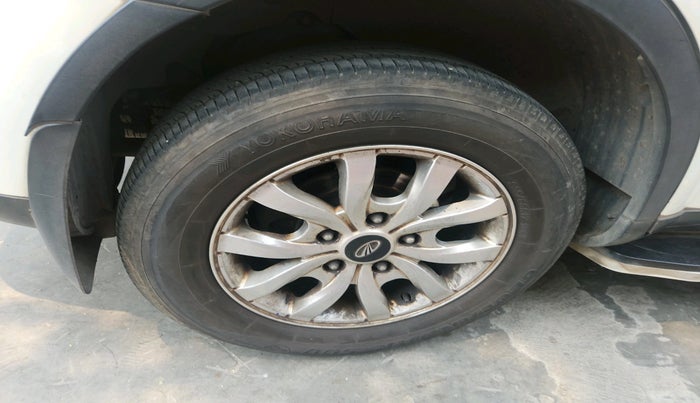 2018 Mahindra XUV500 W9 AT, Diesel, Automatic, 1,31,923 km, tyre