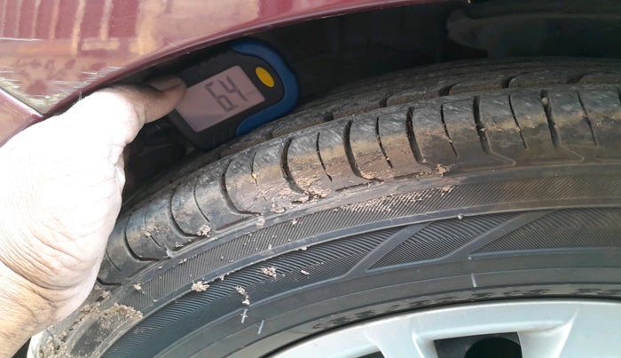 2015 Hyundai i10 SPORTZ 1.1, Petrol, Manual, 21,106 km, tyre