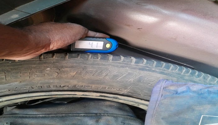 2015 Hyundai i10 SPORTZ 1.1, Petrol, Manual, 21,106 km, tyre