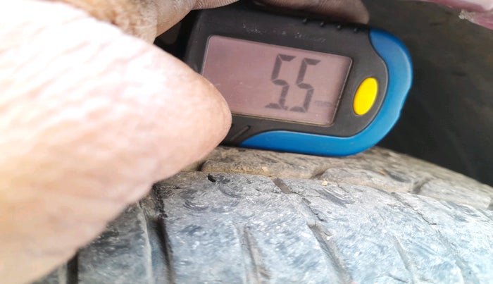 2015 Hyundai i10 SPORTZ 1.1, Petrol, Manual, 21,106 km, tyre