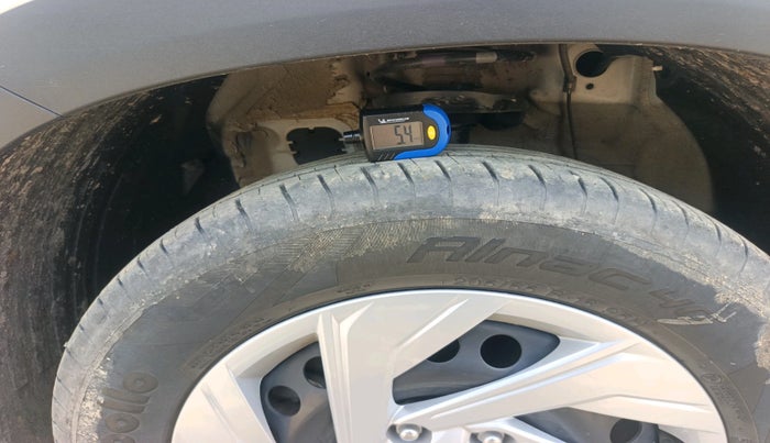 2025 Hyundai Creta EX 1.5 PETROL, Petrol, Manual, 14,428 km, tyre