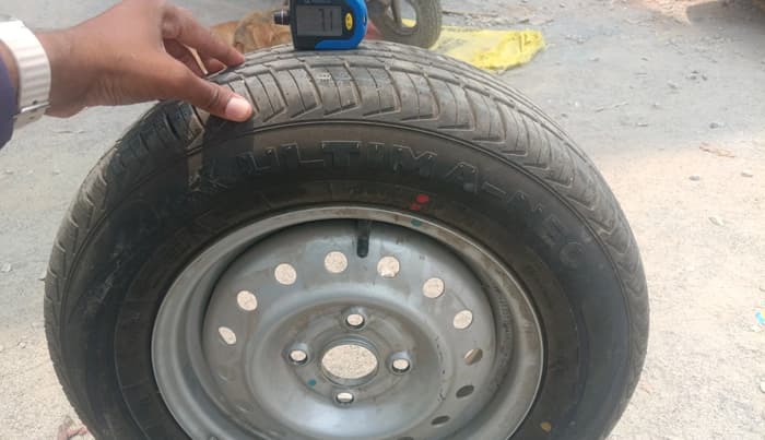 2022 Maruti Dzire LXI, Petrol, Manual, 47,177 km, tyre