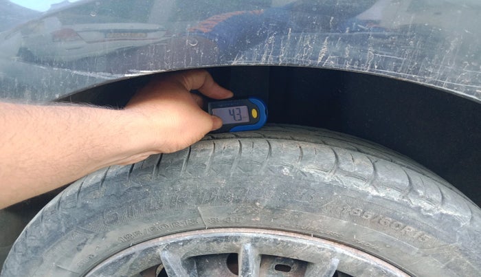 2015 Volkswagen Vento COMFORTLINE DIESEL 1.5, Diesel, Manual, 90,926 km, tyre