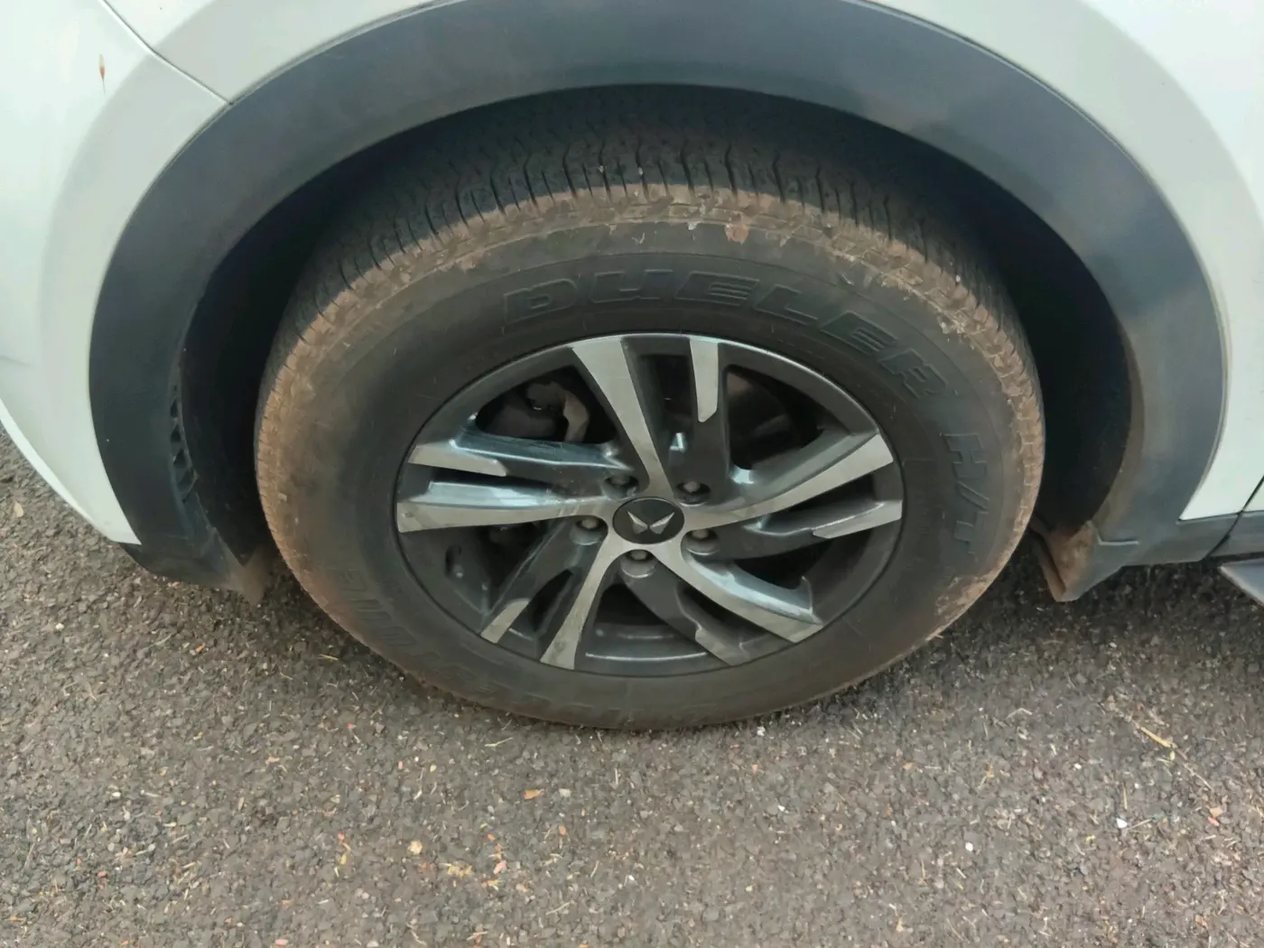 2022 Mahindra XUV700 AX 5 D MT 5 STR, Diesel, Manual, 78,927 km, tyre