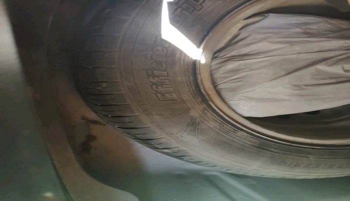 2019 Maruti Swift Dzire TOUR S-CNG, CNG, Manual, 2,08,312 km, tyre