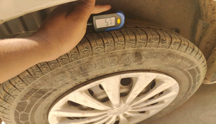 2019 Maruti Swift Dzire TOUR S-CNG, CNG, Manual, 2,08,312 km, tyre