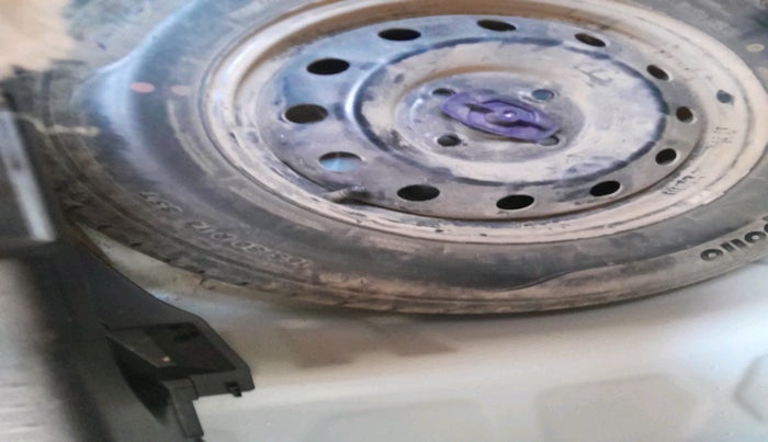 2019 Maruti Swift VXI AMT, Petrol, Automatic, 8,666 km, tyre