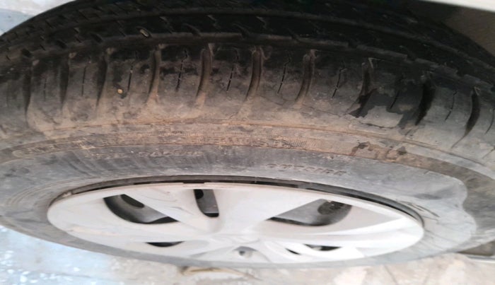 2019 Maruti Swift VXI AMT, Petrol, Automatic, 8,666 km, tyre