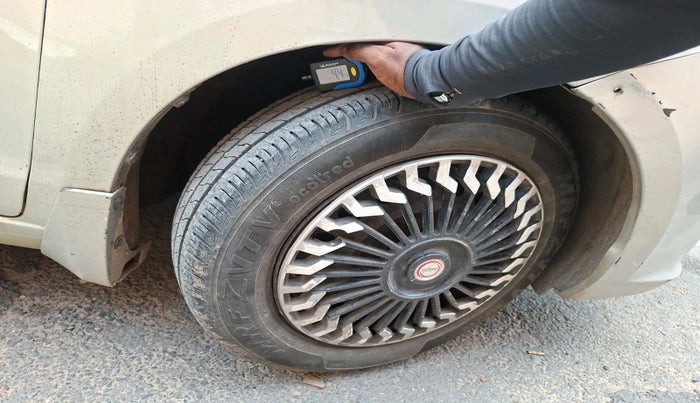 2013 Maruti Ertiga VXI, Petrol, Manual, 32,437 km, tyre