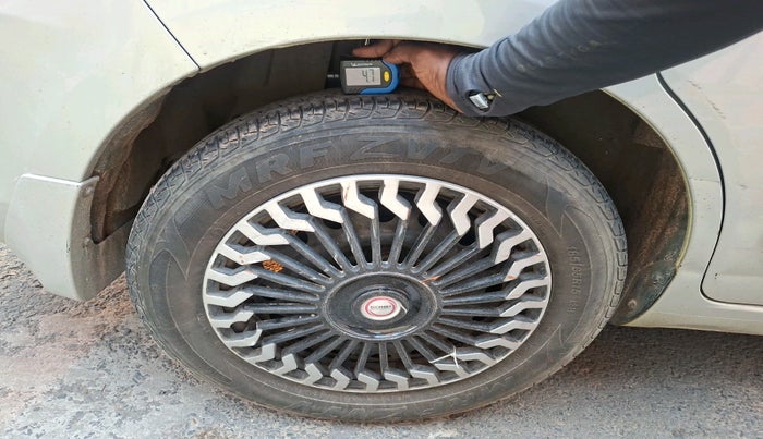 2013 Maruti Ertiga VXI, Petrol, Manual, 32,437 km, tyre