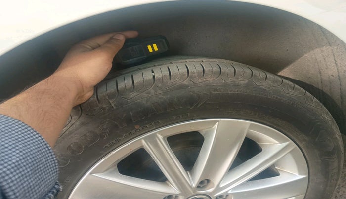 2016 Volkswagen Vento HIGHLINE PETROL AT, Petrol, Automatic, 44,007 km, tyre