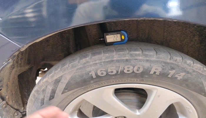 2019 Maruti Swift VXI AMT, CNG, Automatic, 1,11,472 km, tyre