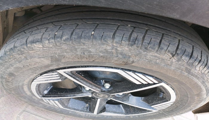 2025 Tata NEXON CREATIVE + SUNROOF 1.2 PETROL, Petrol, Manual, 18,806 km, tyre