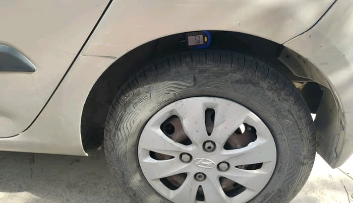 2012 Hyundai i10 MAGNA 1.1 LPG, Petrol, Manual, 1,35,170 km, tyre