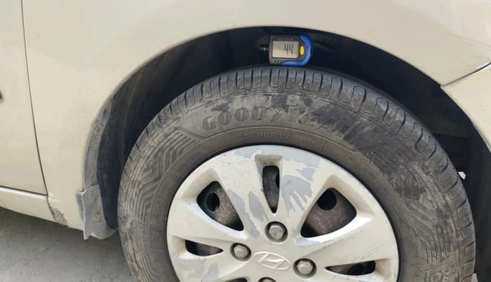 2012 Hyundai i10 MAGNA 1.1 LPG, Petrol, Manual, 1,35,170 km, tyre