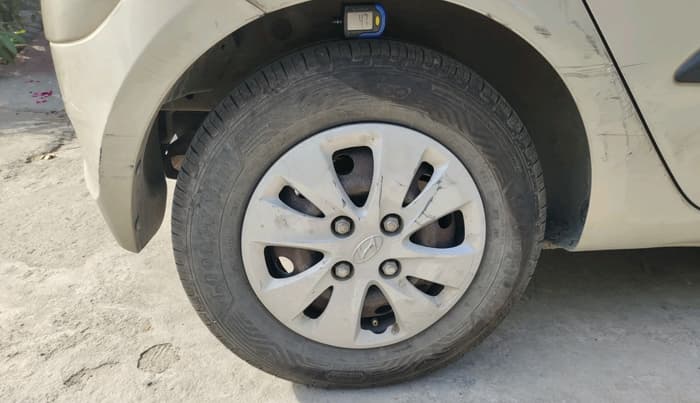 2012 Hyundai i10 MAGNA 1.1 LPG, Petrol, Manual, 1,35,170 km, tyre
