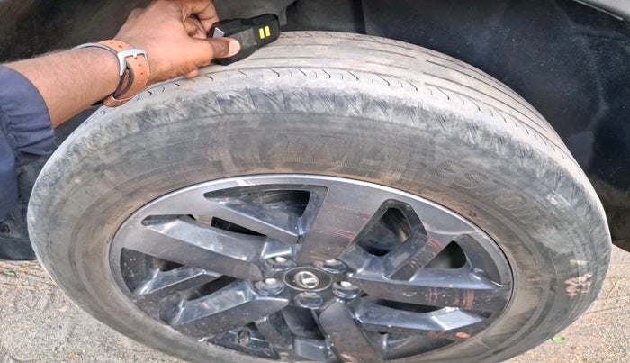 2022 Tata Harrier XZ PLUS 2.0L, Diesel, Manual, 94,680 km, tyre