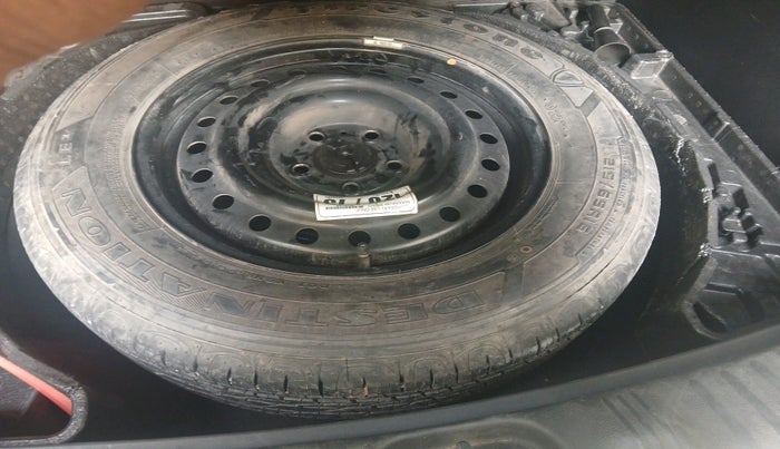 2018 Jeep Compass LIMITED 2.0 DIESEL, Diesel, Manual, 1,30,459 km, tyre