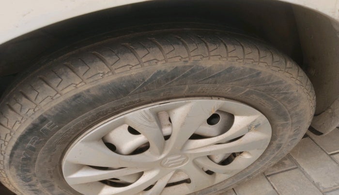 2022 Maruti Dzire LXI, Petrol, Manual, 90,317 km, tyre