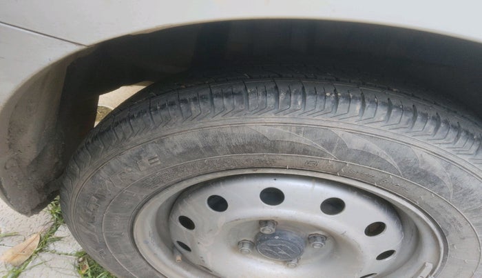 2022 Maruti Dzire LXI, Petrol, Manual, 90,317 km, tyre