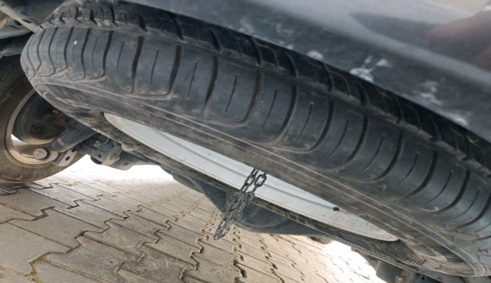 2016 Toyota Innova Crysta 2.4 VX 7 STR, Diesel, Manual, 47,697 km, tyre