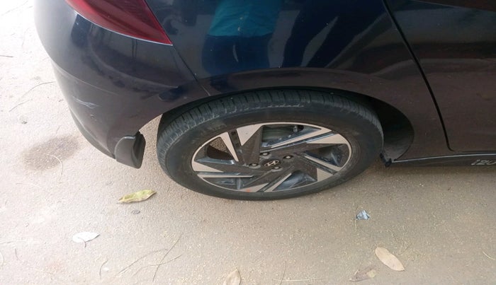 2021 Hyundai NEW I20 ASTA (O) 1.2 MT, Petrol, Manual, 24,195 km, tyre