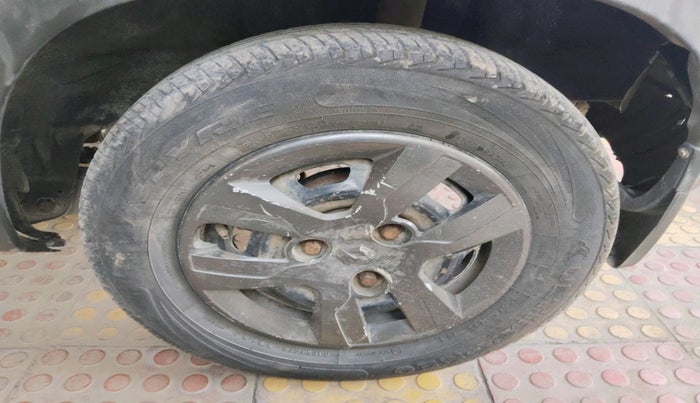 2018 Renault Kwid RXT 1.0 AMT (O), CNG, Automatic, 80,557 km, tyre