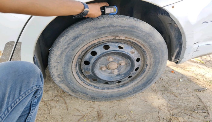 2011 Maruti Swift Dzire VXI, CNG, Manual, 84,105 km, tyre