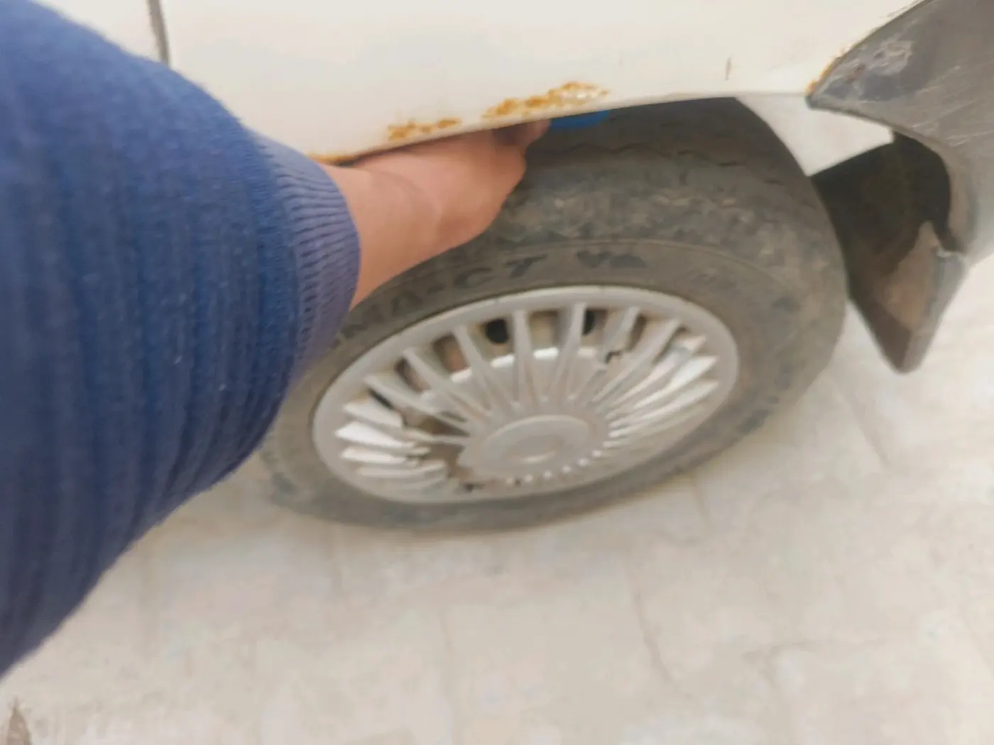 2011 Maruti Alto LX, CNG, Manual, 88,295 km, tyre
