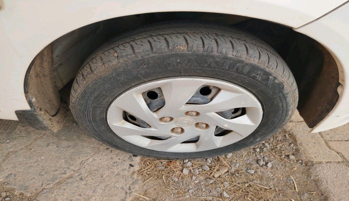 2015 Honda Amaze 1.5L I-DTEC S, Diesel, Manual, 50,923 km, tyre