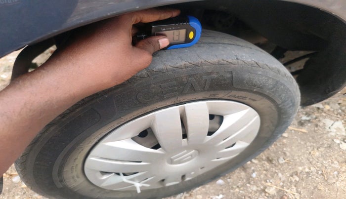 2019 Maruti Alto VXI, Petrol, Manual, 49,026 km, tyre