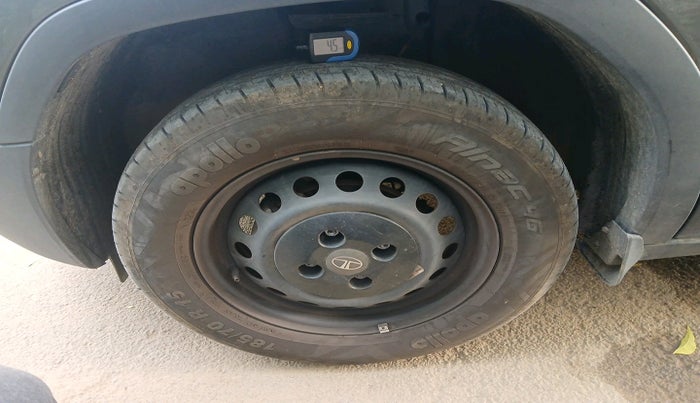 2024 Tata PUNCH PURE RHYTHM PACK MT, Petrol, Manual, 18,927 km, tyre