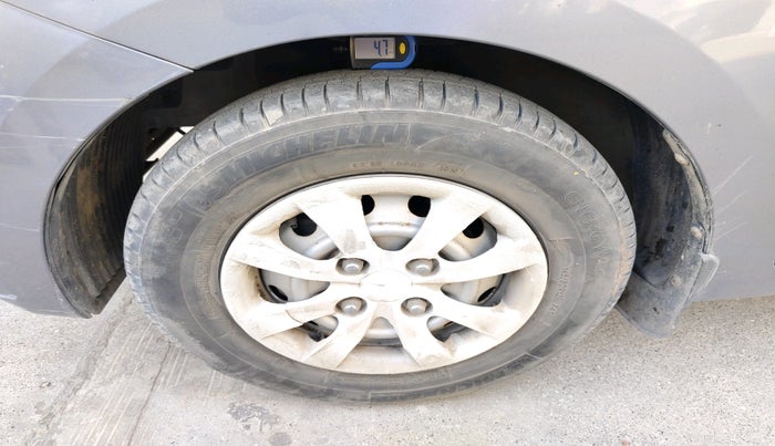 2012 Hyundai Eon ERA, Petrol, Manual, 43,647 km, tyre