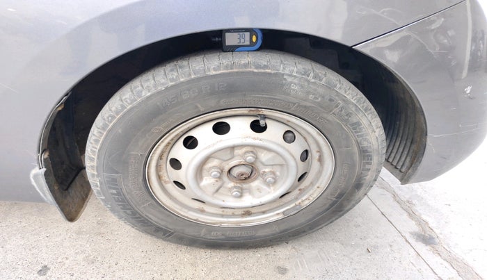 2012 Hyundai Eon ERA, Petrol, Manual, 43,647 km, tyre