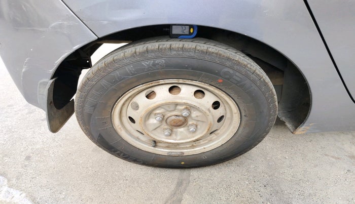 2012 Hyundai Eon ERA, Petrol, Manual, 43,647 km, tyre