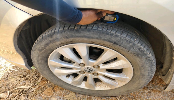 2013 Honda City 1.5L I-VTEC V MT, CNG, Manual, 1,06,535 km, tyre