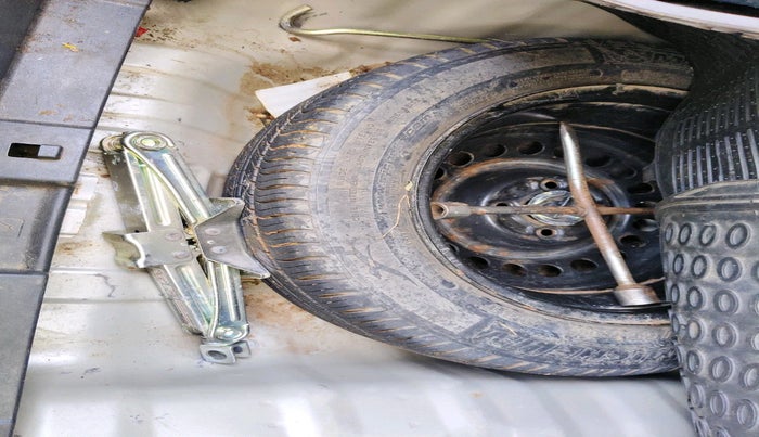 2013 Honda City 1.5L I-VTEC V MT, CNG, Manual, 1,06,535 km, tyre