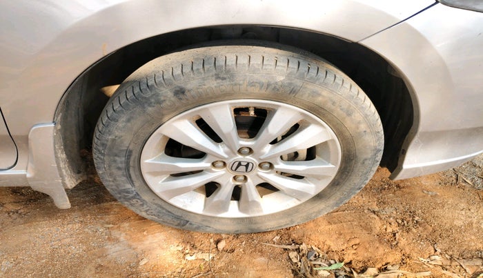 2013 Honda City 1.5L I-VTEC V MT, CNG, Manual, 1,06,535 km, tyre