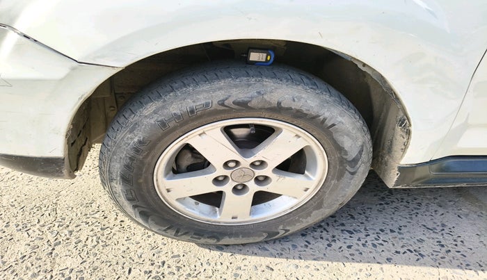 2012 Mitsubishi Outlander 2.4 MIVEC, Petrol, Automatic, 1,01,183 km, tyre