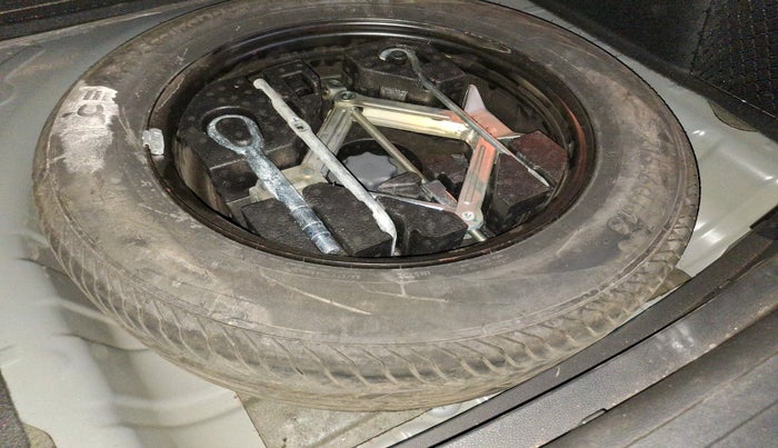 2023 MG ASTOR  SMART BLACK STORM EDITION CVT, Petrol, Automatic, 11,072 km, tyre