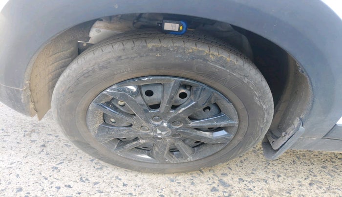 2025 Mahindra XUV 3XO REVX M 1.2 Petrol, Petrol, Manual, 12,691 km, tyre